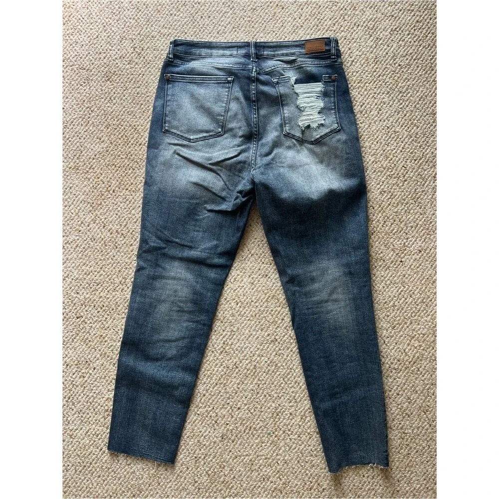 Judy Blue 11/30 Dark Blue Relaxed Jeans with Faded Detailing